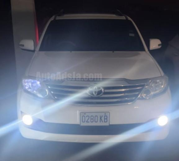 2012 TOYOTA FORTUNER