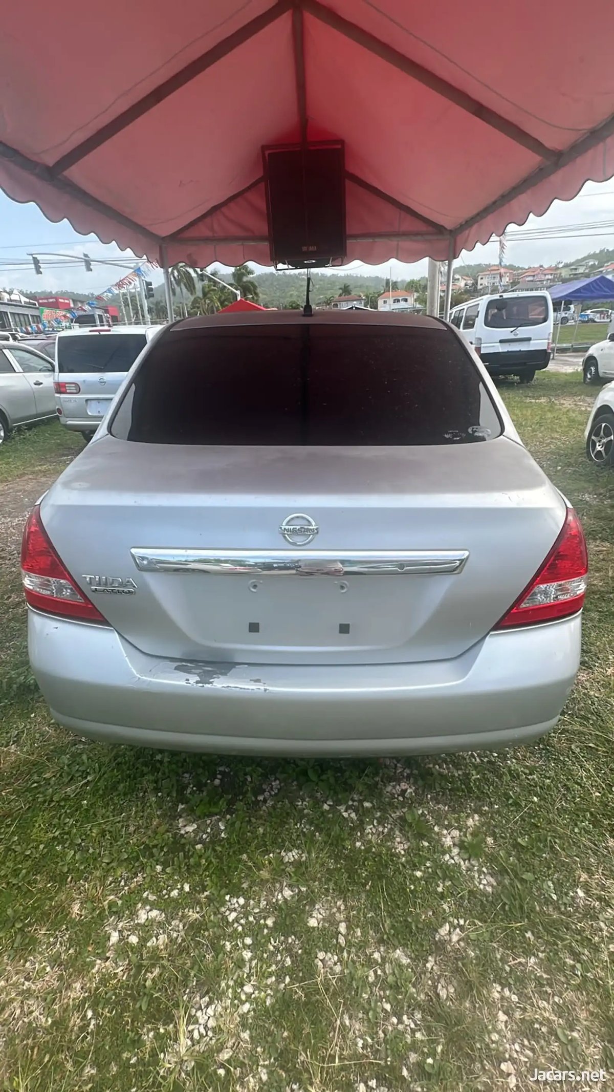 2011 NISSAN Tiida
