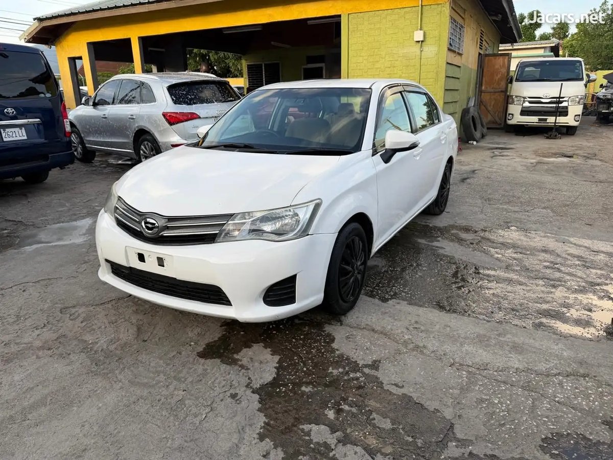 2013 TOYOTA Axio