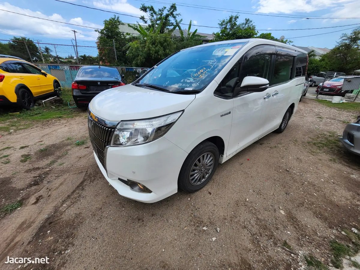2015 TOYOTA Esquire