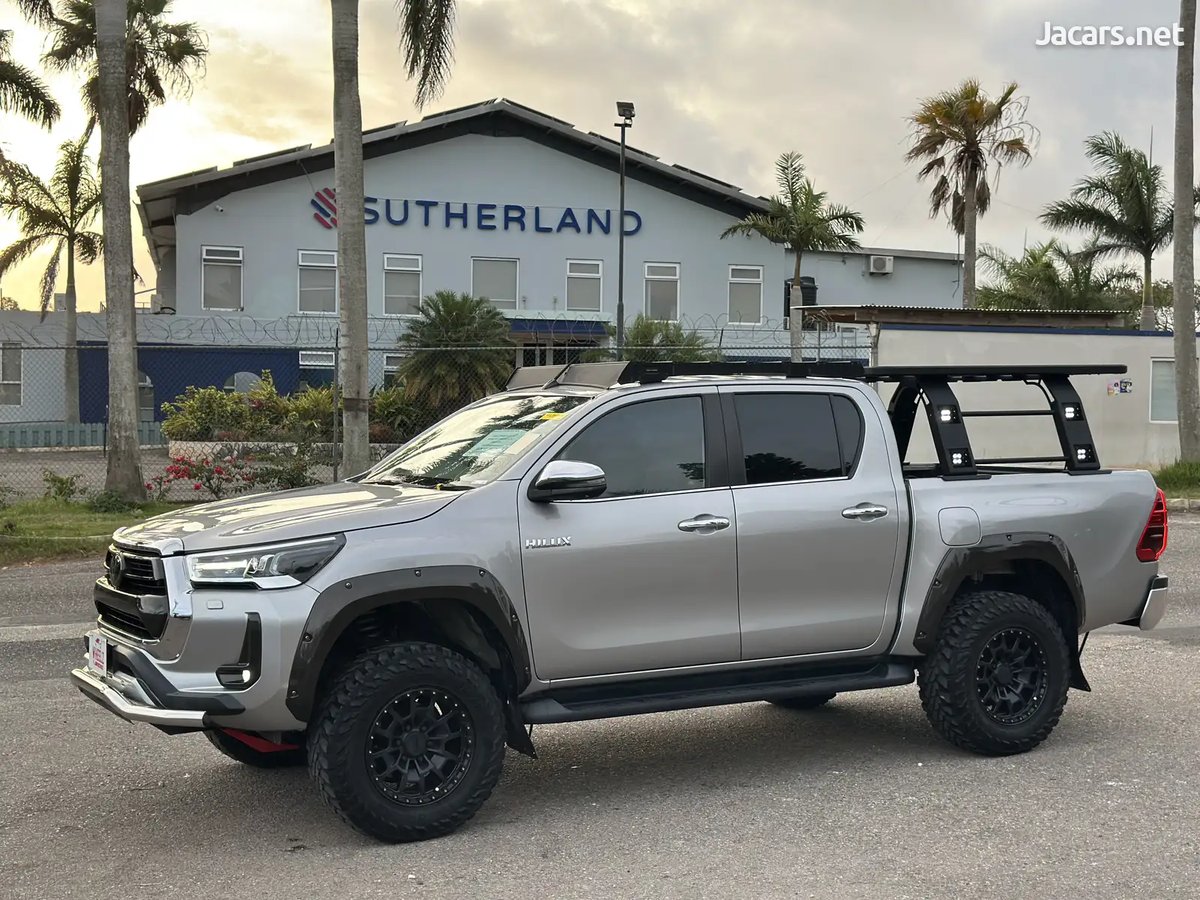 2021 TOYOTA Hilux