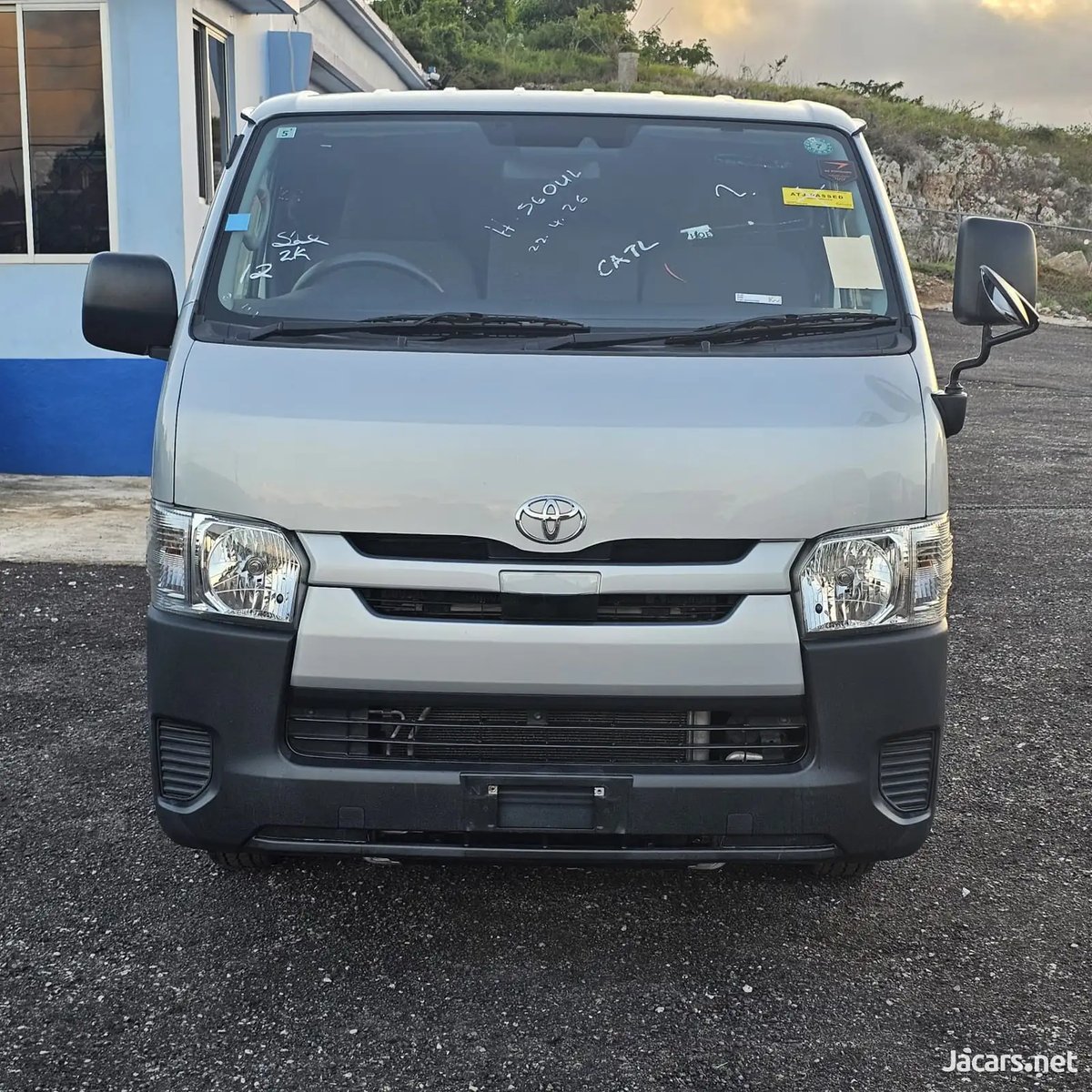 2020 TOYOTA Hiace