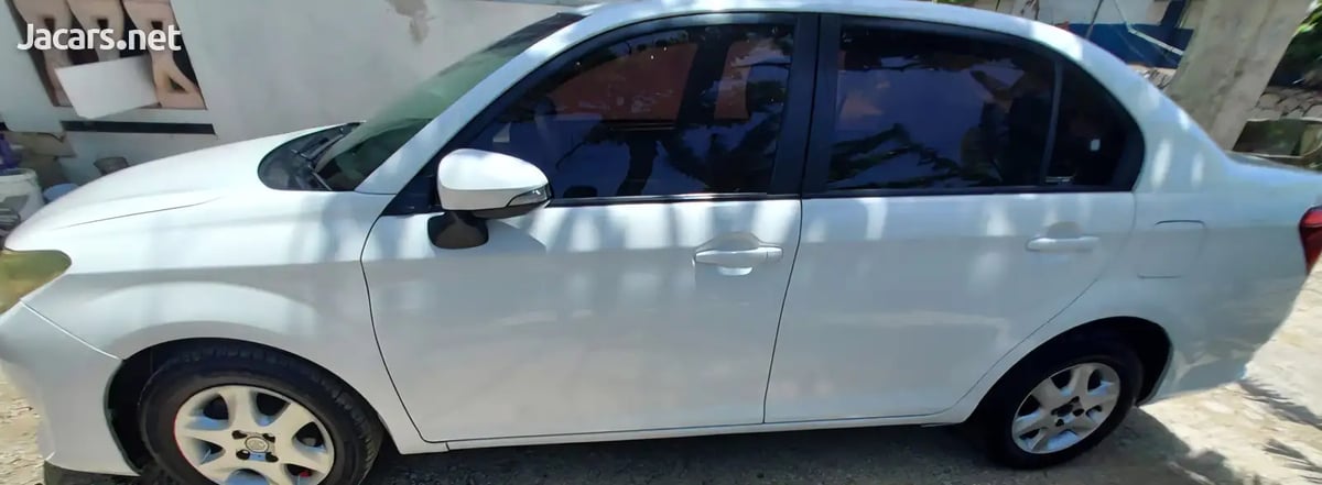 2018 TOYOTA Axio