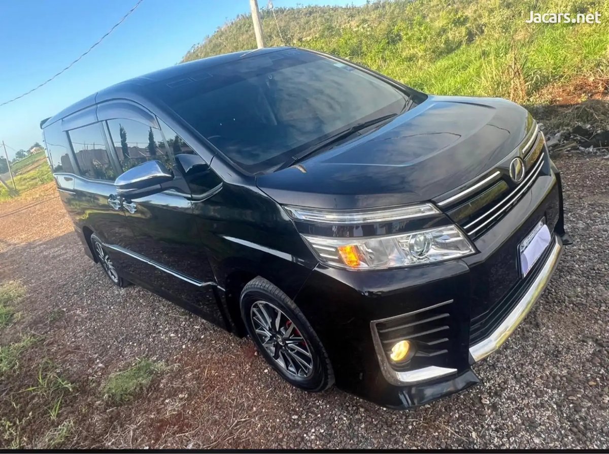 2015 TOYOTA Voxy