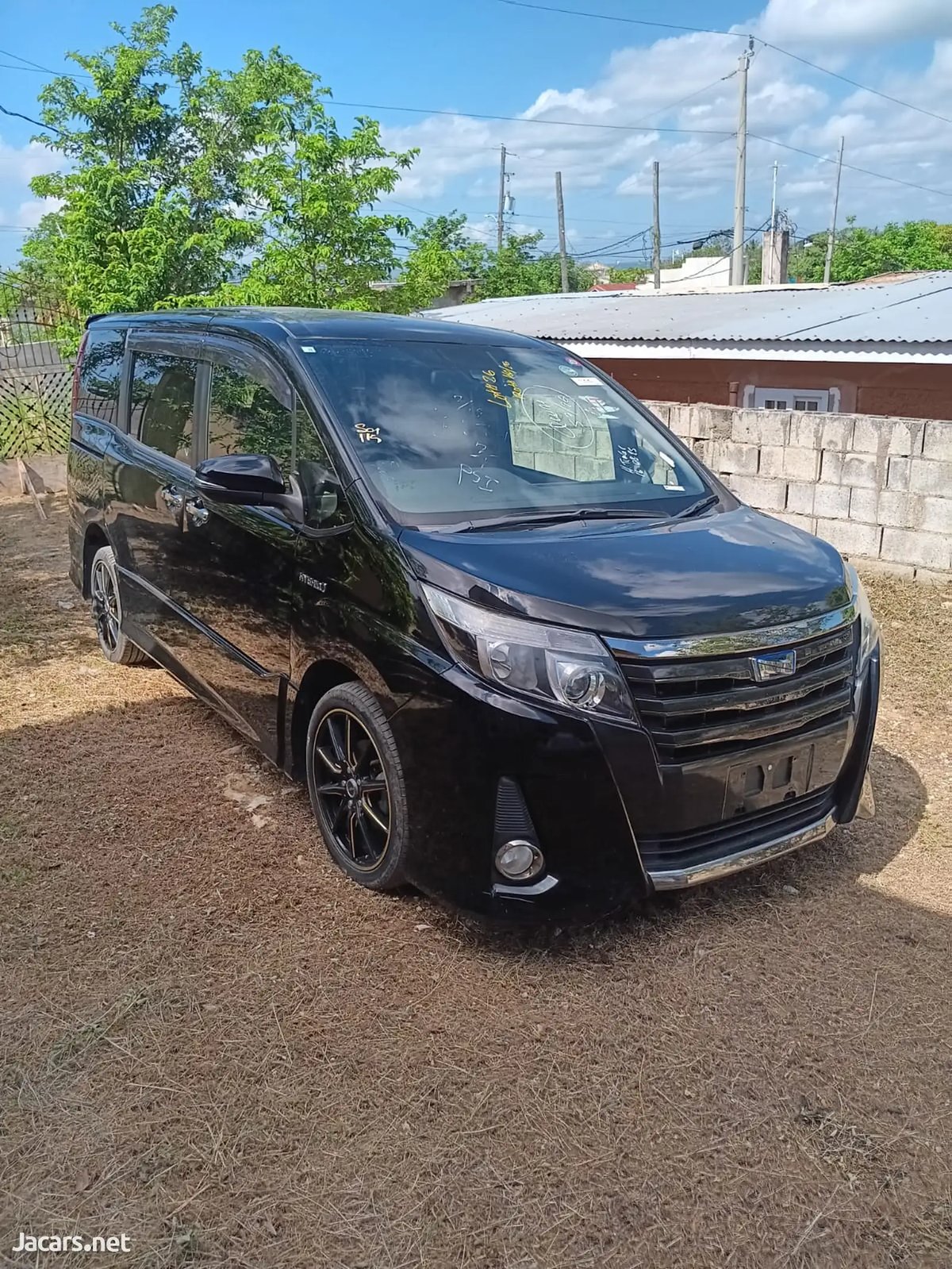 TOYOTA Noah
