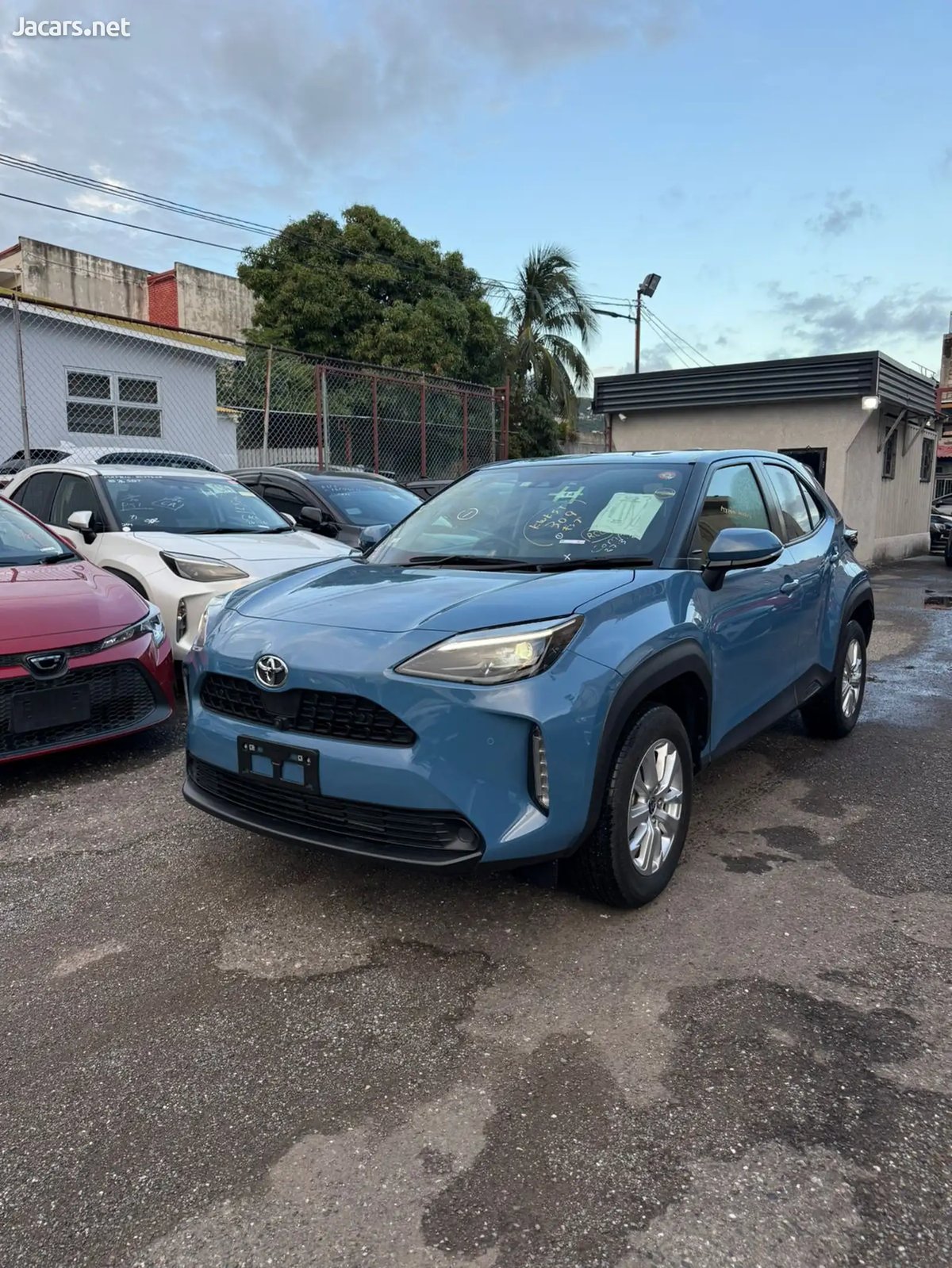 TOYOTA Yaris