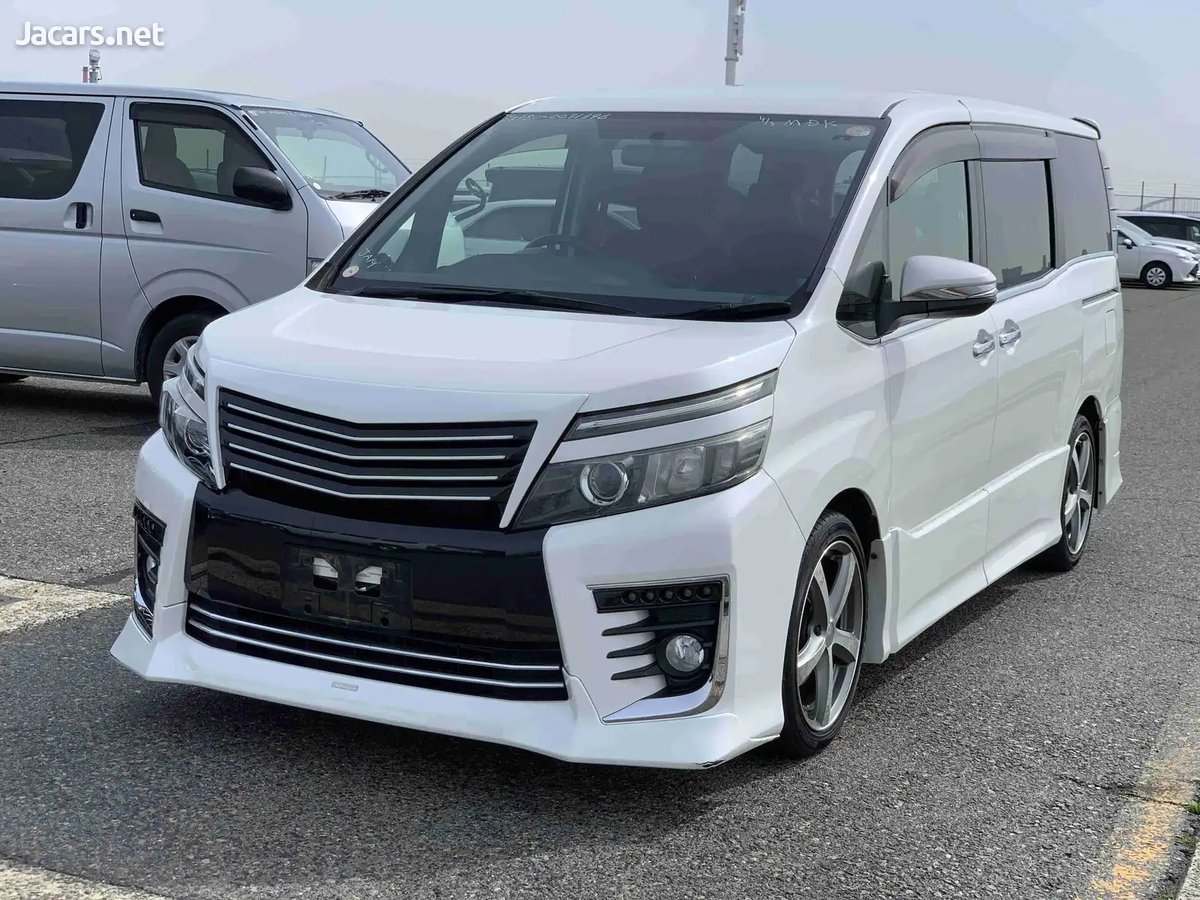 2014 TOYOTA Voxy