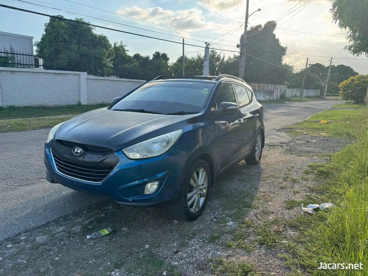 2011 HYUNDAI Tucson