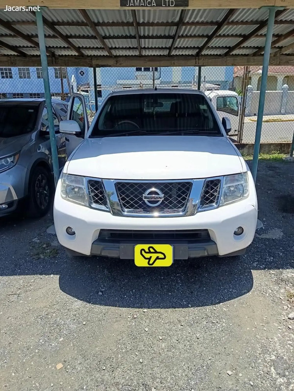 2016 NISSAN NAVARA