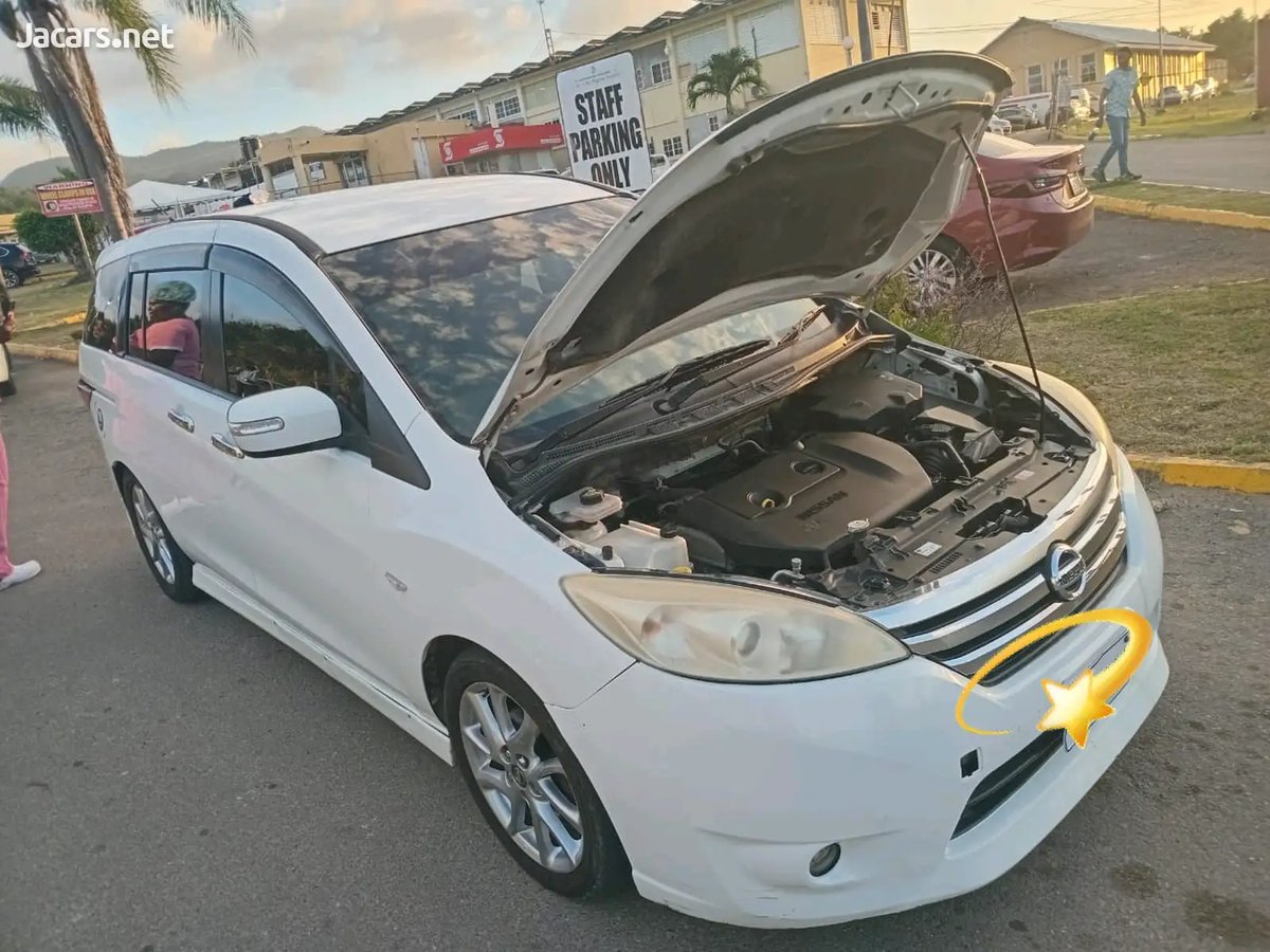 2013 NISSAN LaFesta