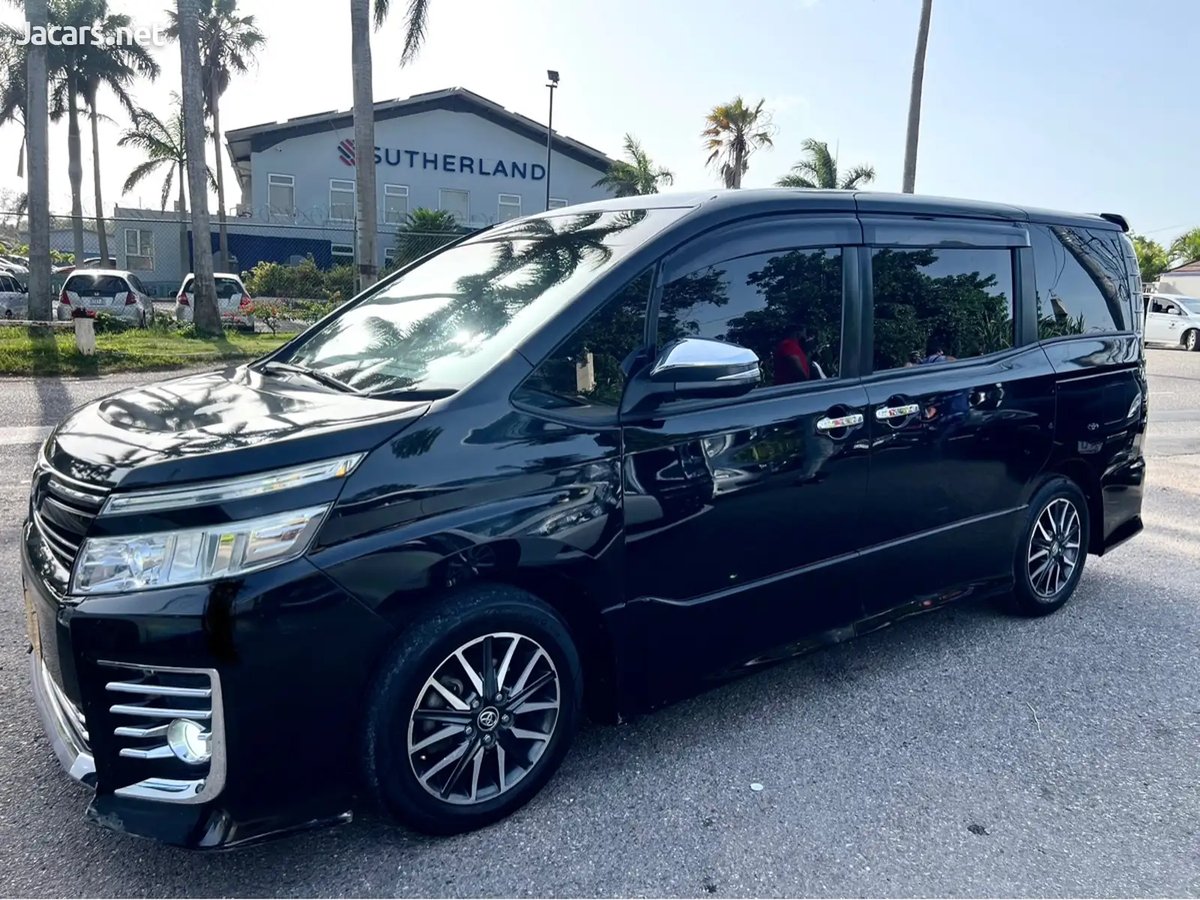 2015 TOYOTA Voxy