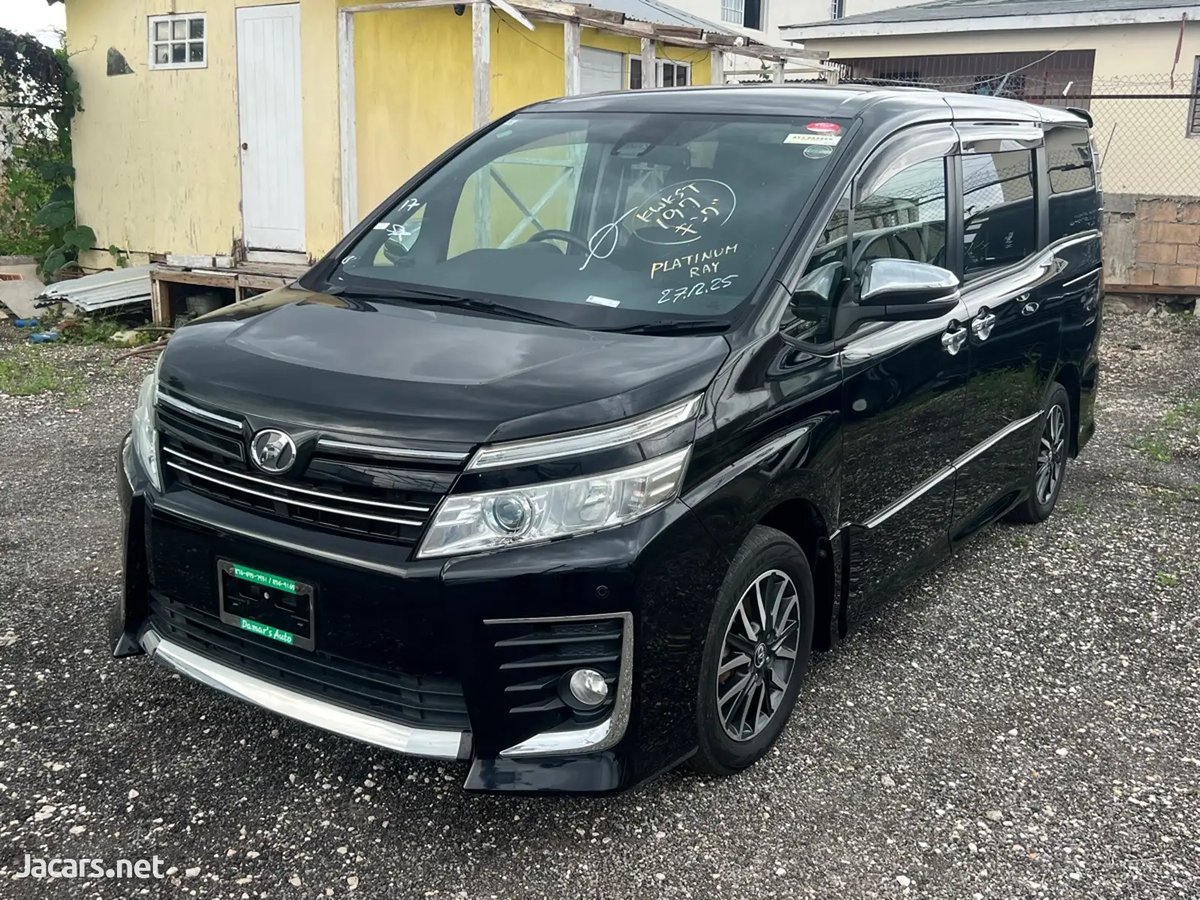 2016 TOYOTA Voxy