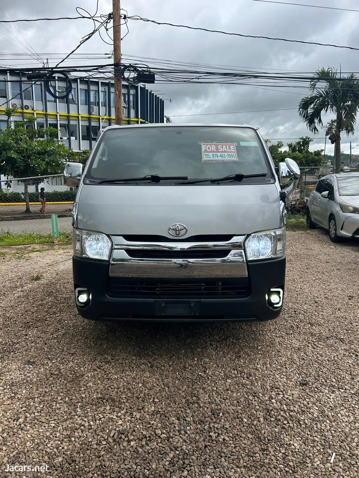 2017 TOYOTA Hiace