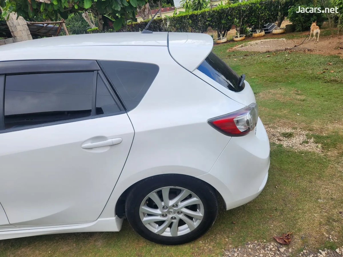 2012 MAZDA Axela