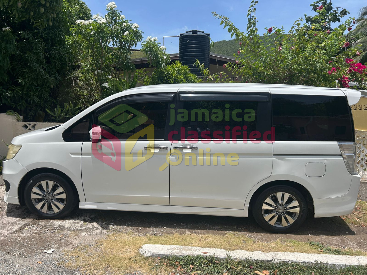 2013 HONDA Stepwagon