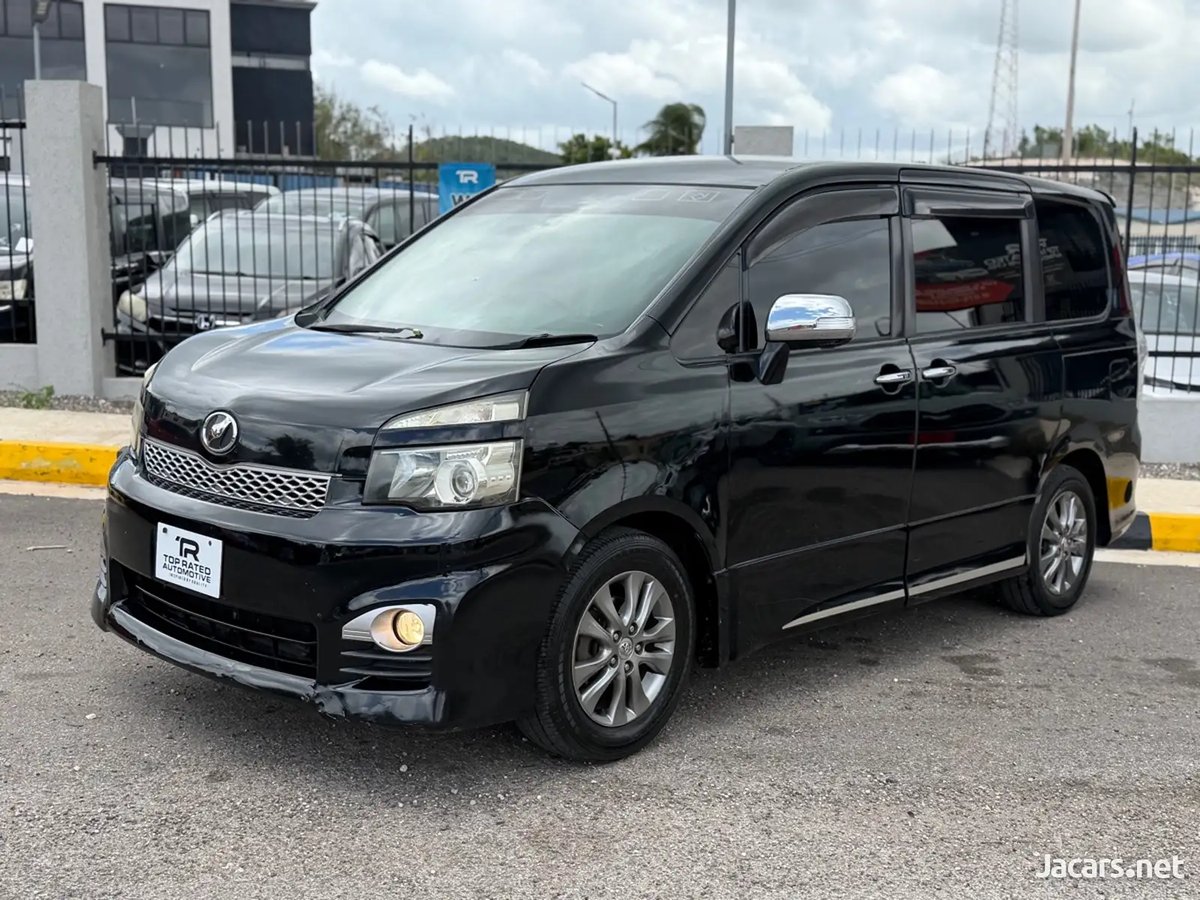 2012 TOYOTA Voxy
