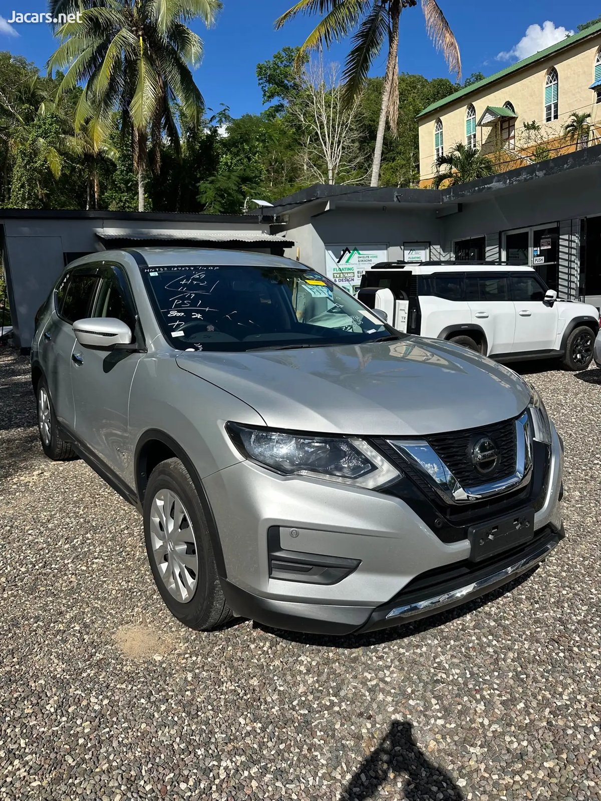 2020 NISSAN X-Trail
