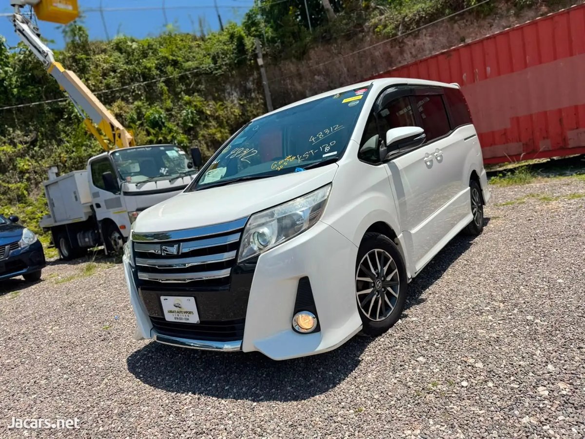 2014 TOYOTA Noah