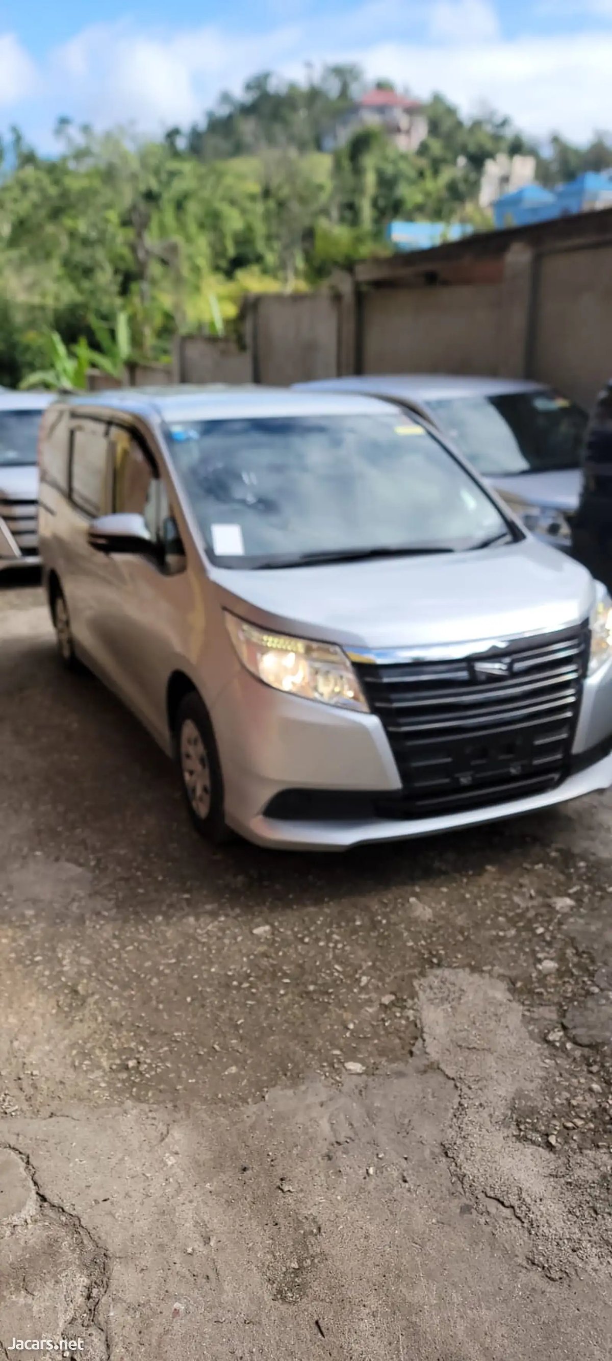 2016 TOYOTA Noah