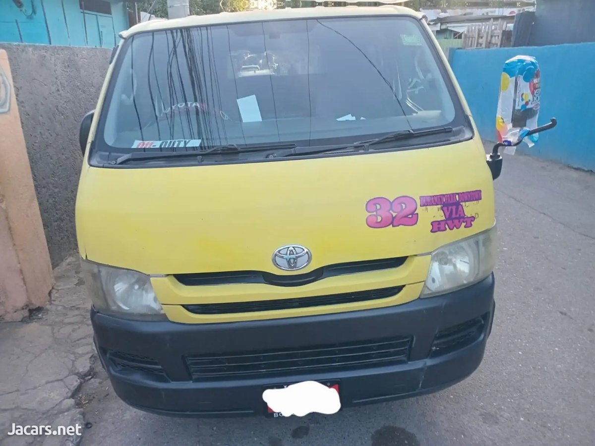 2011 TOYOTA Hiace