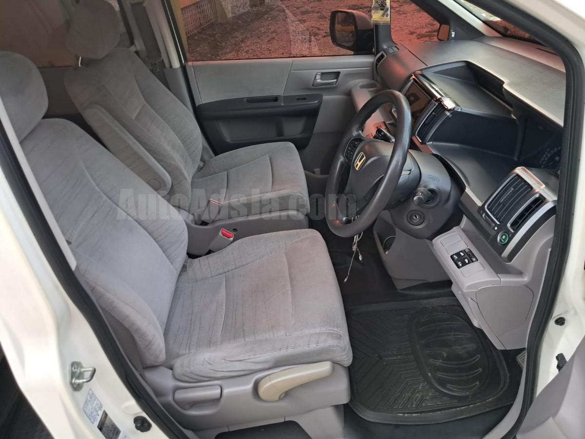 2010 HONDA STEPWAGON