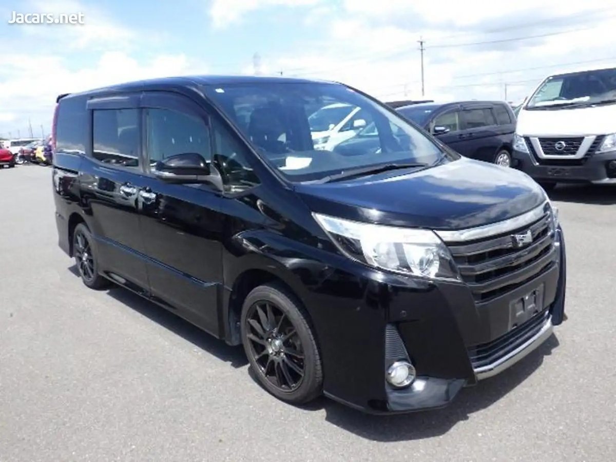 2016 TOYOTA Noah