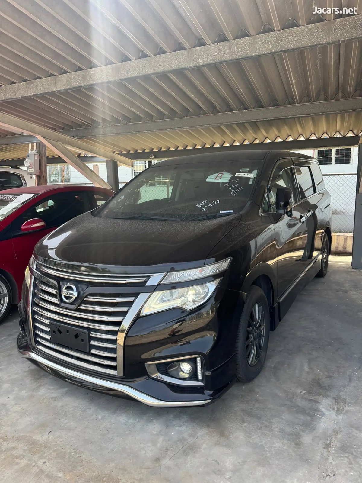 2017 NISSAN Elgrand