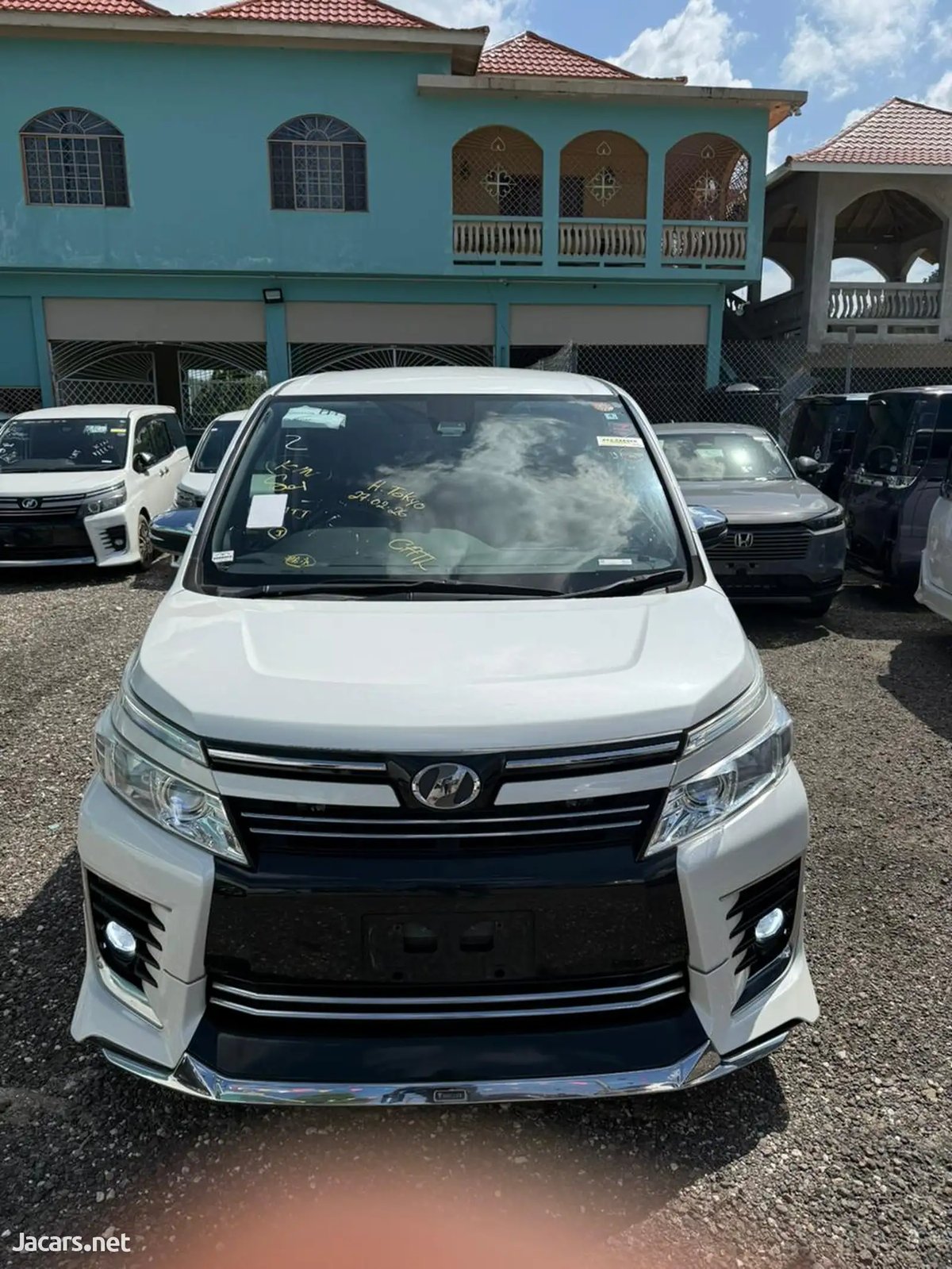 2016 TOYOTA Voxy