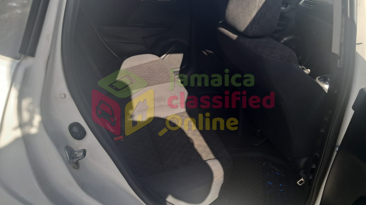 2016 HONDA Fit