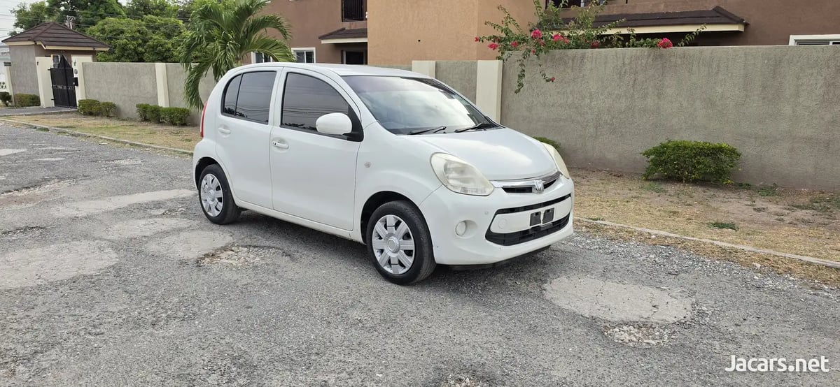 2014 TOYOTA Passo