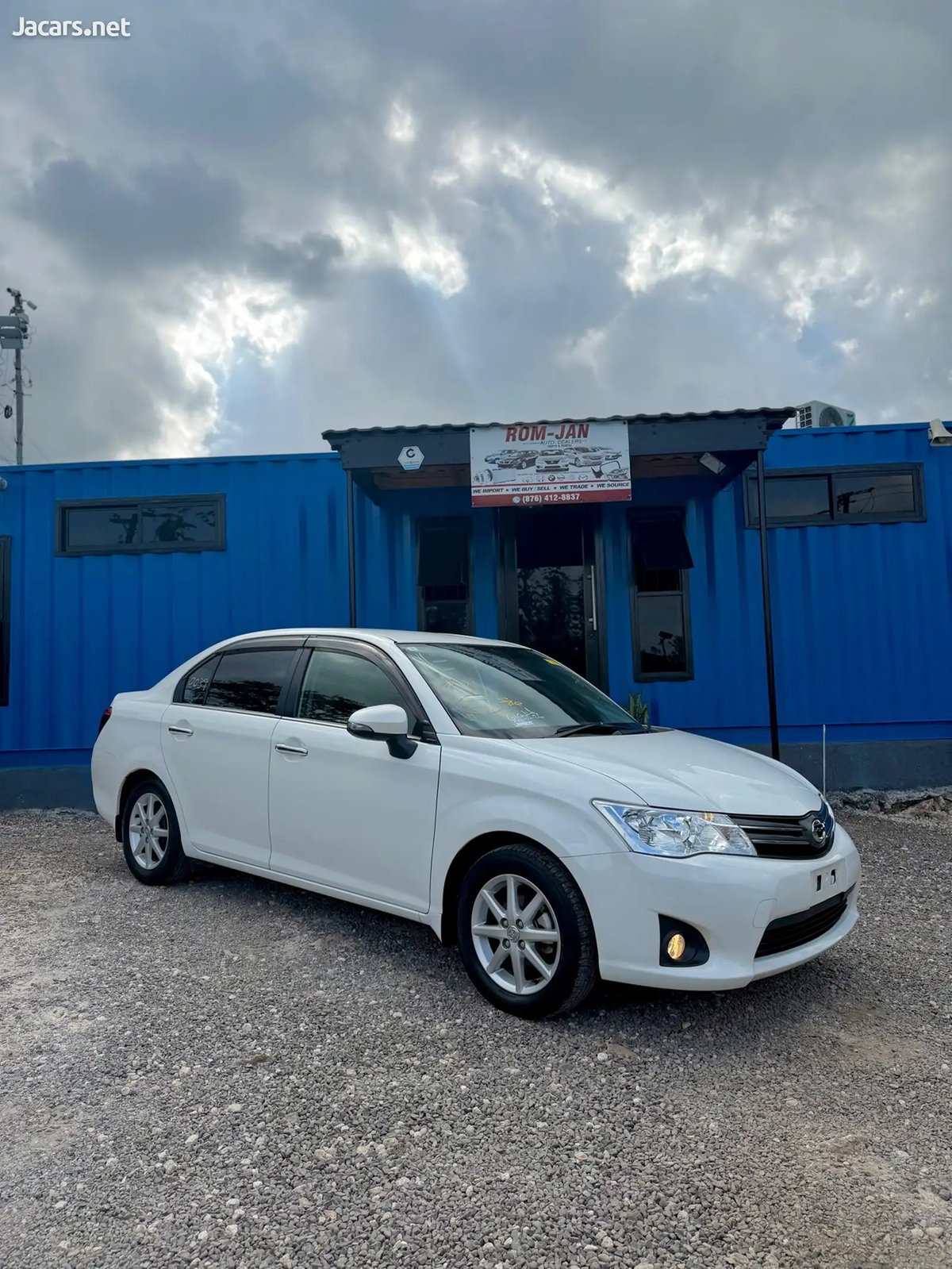 2014 TOYOTA Axio