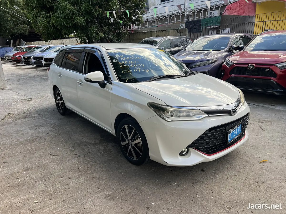 2017 TOYOTA Fielder
