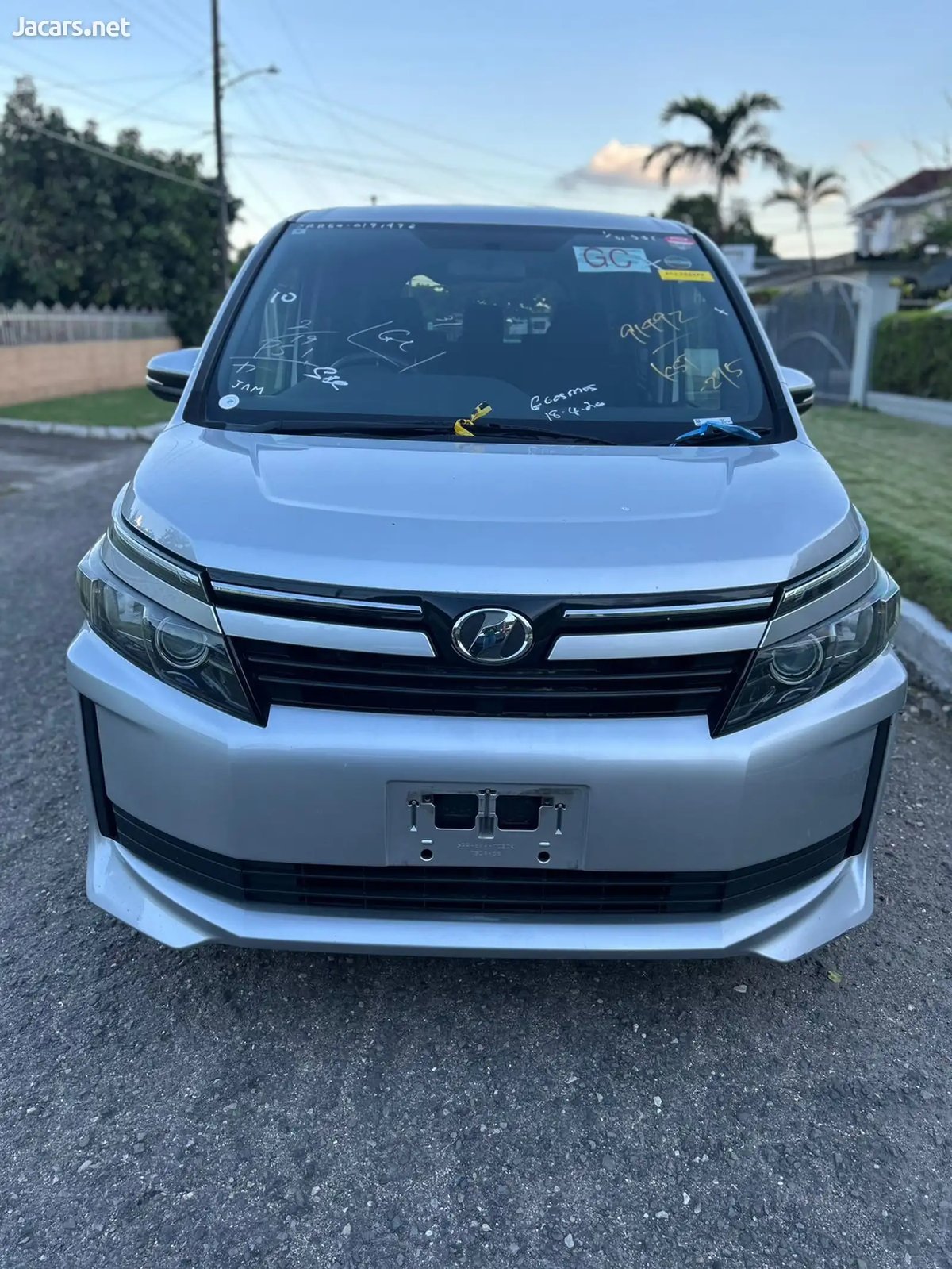 2016 TOYOTA Voxy