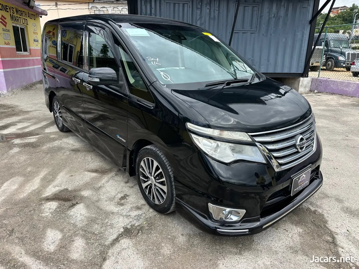 2016 NISSAN Serena