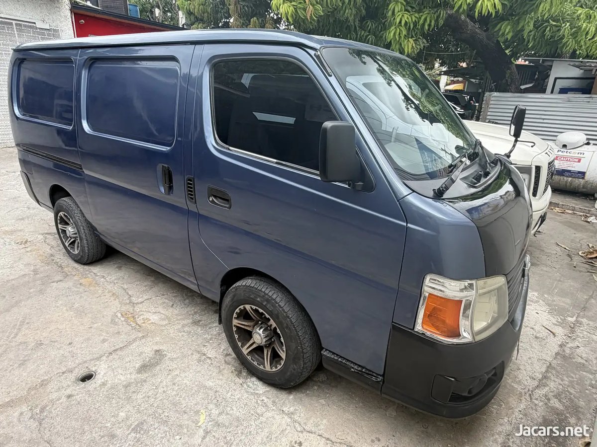 2008 NISSAN Caravan
