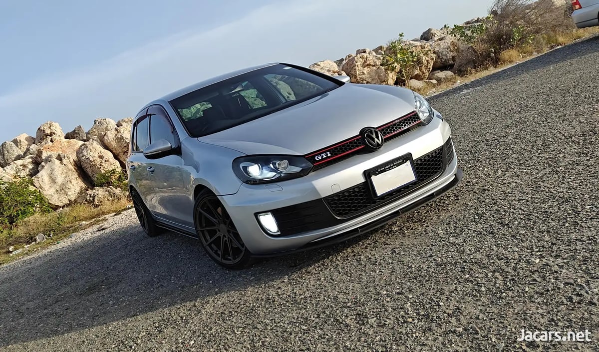 2013 VOLKSWAGEN GTI