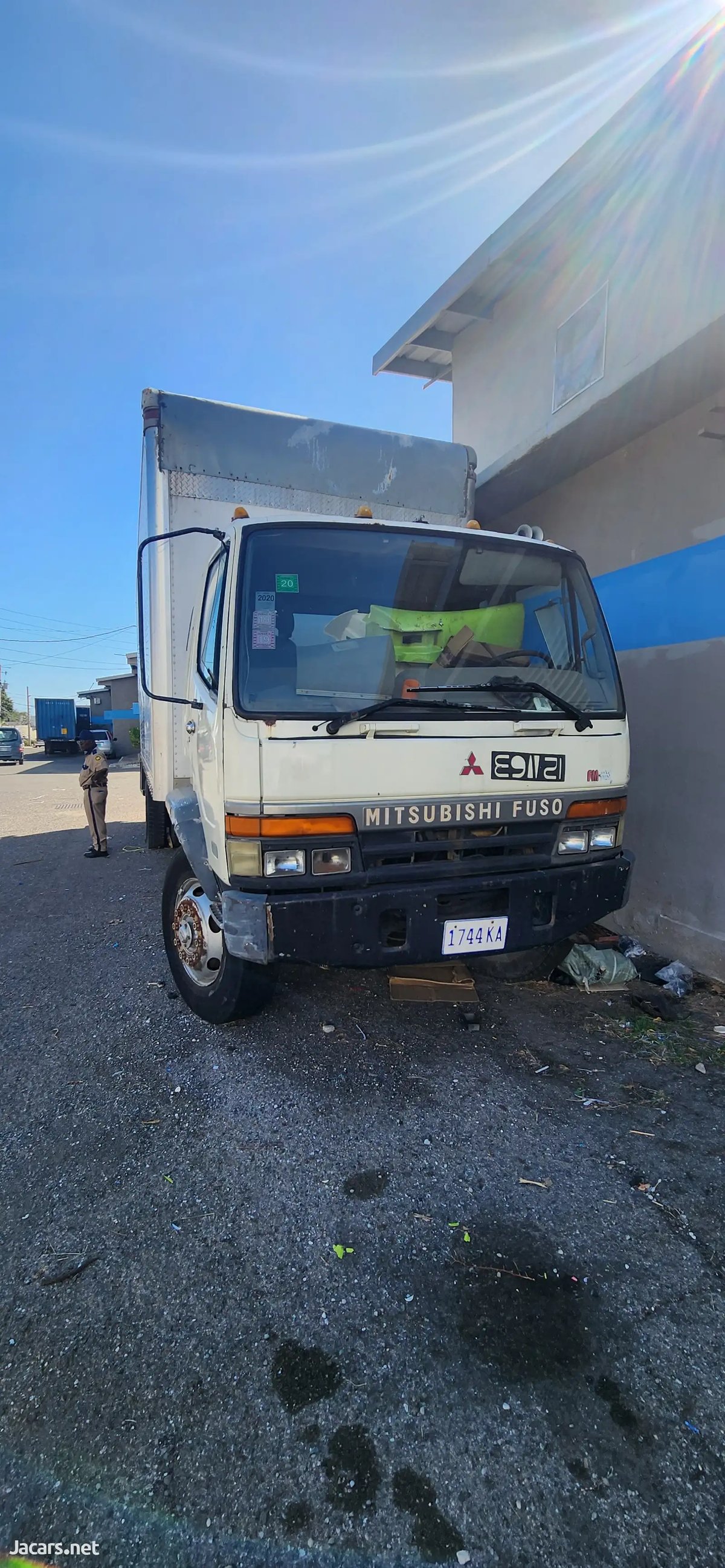 MITSUBISHI Fuso