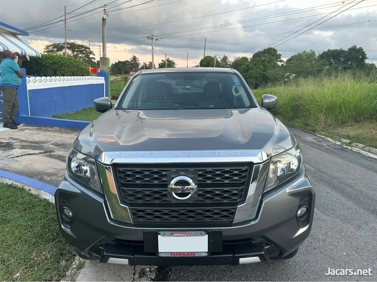 2022 NISSAN Frontier