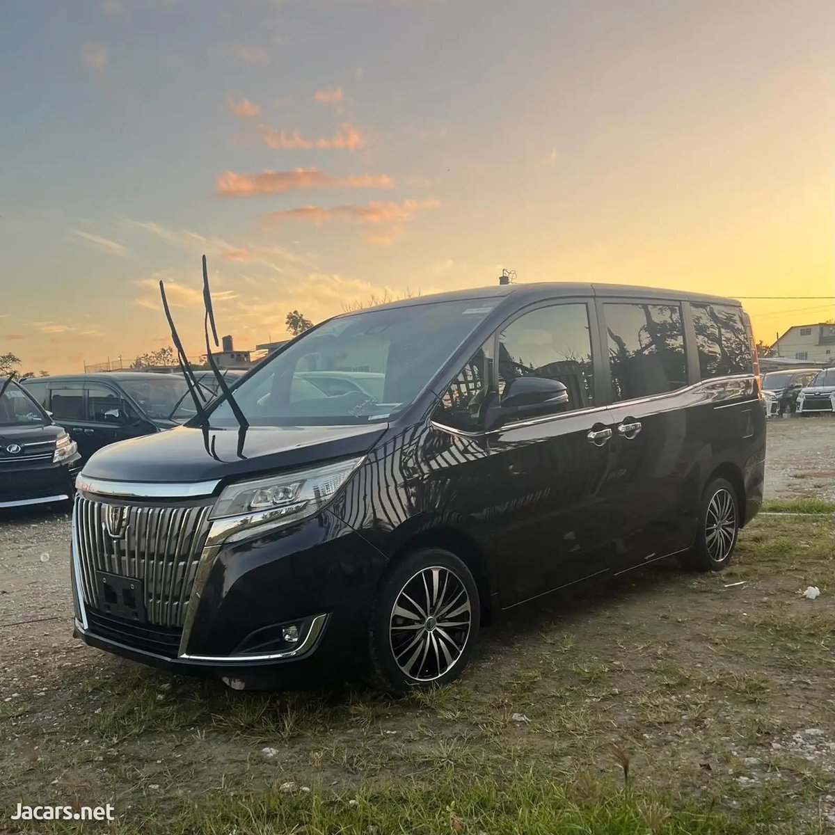 2017 TOYOTA Noah
