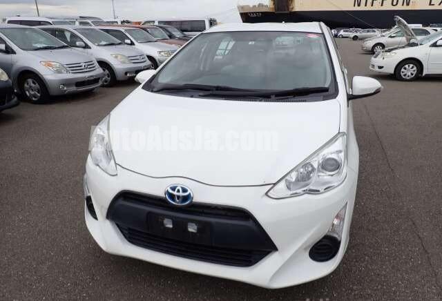 2017 TOYOTA AQUA