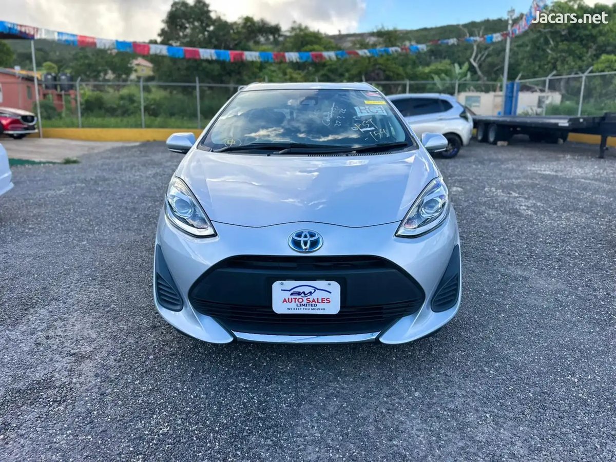 2020 TOYOTA Aqua