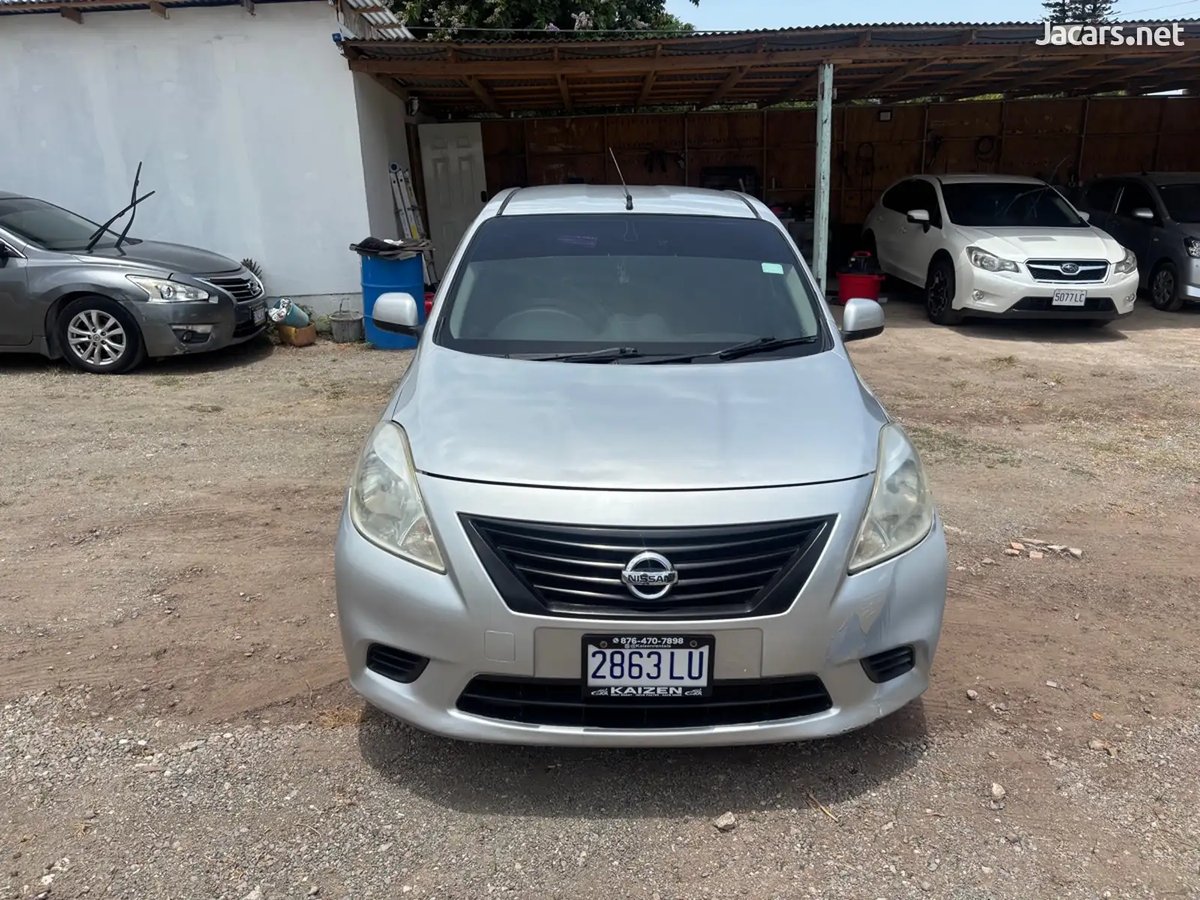 2013 NISSAN Latio