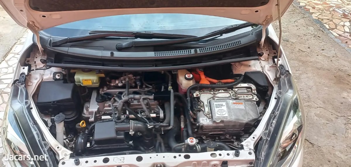 2018 TOYOTA Aqua