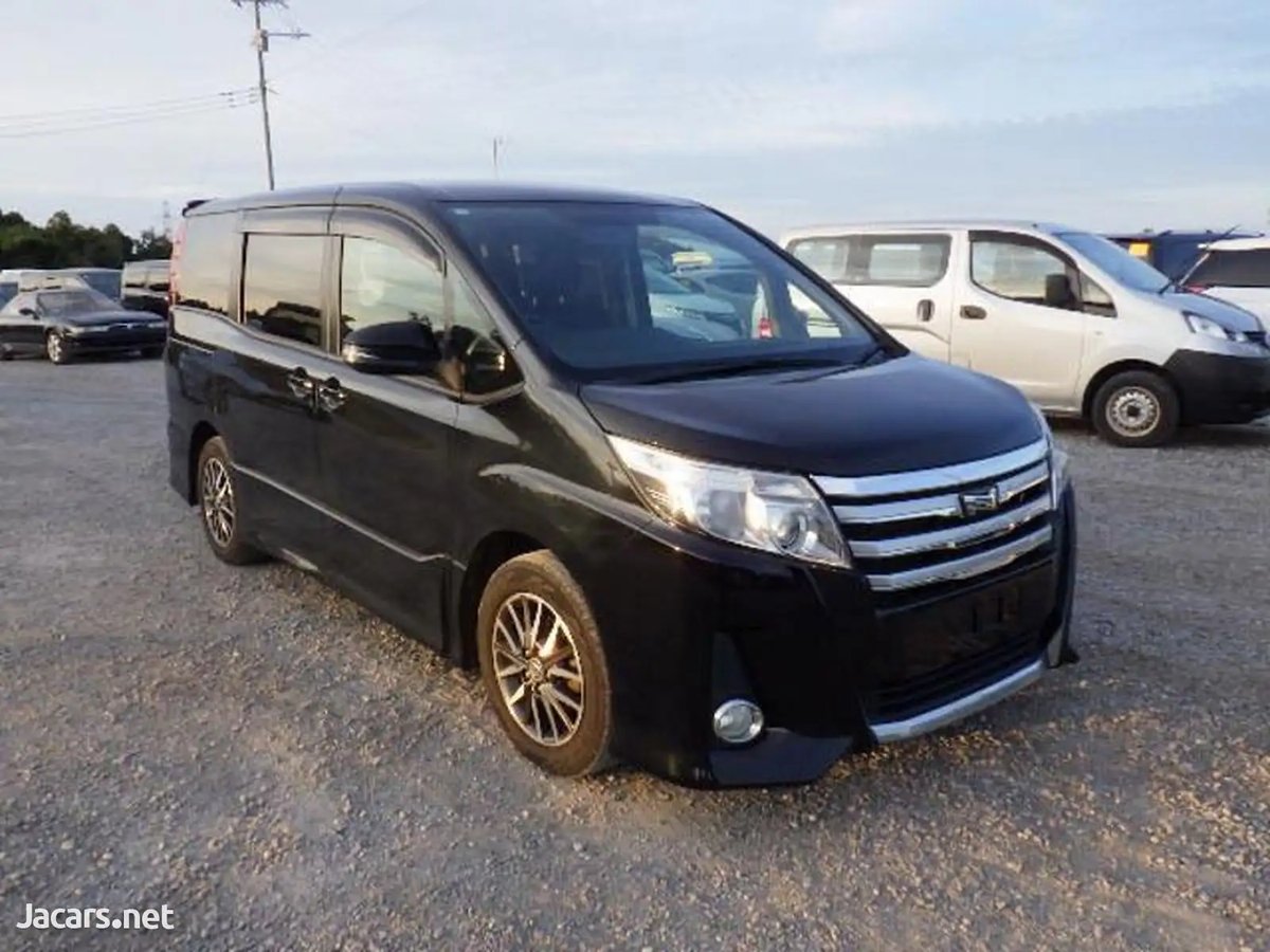2015 TOYOTA Noah