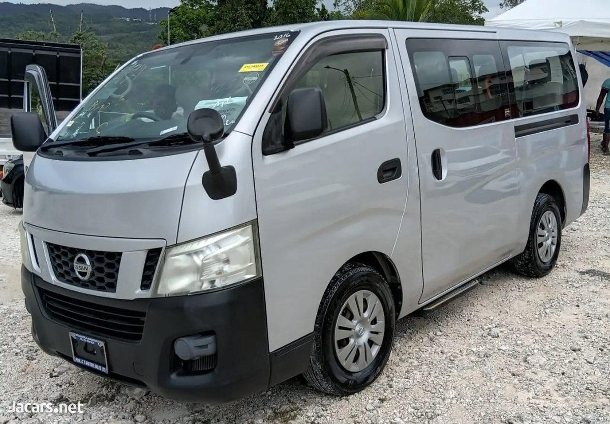 2016 NISSAN Caravan