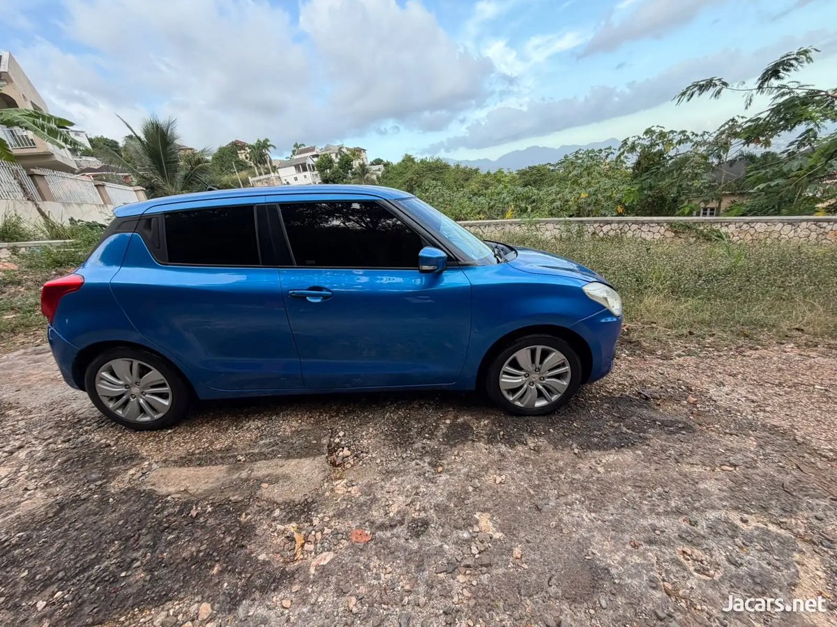2017 SUZUKI Swift