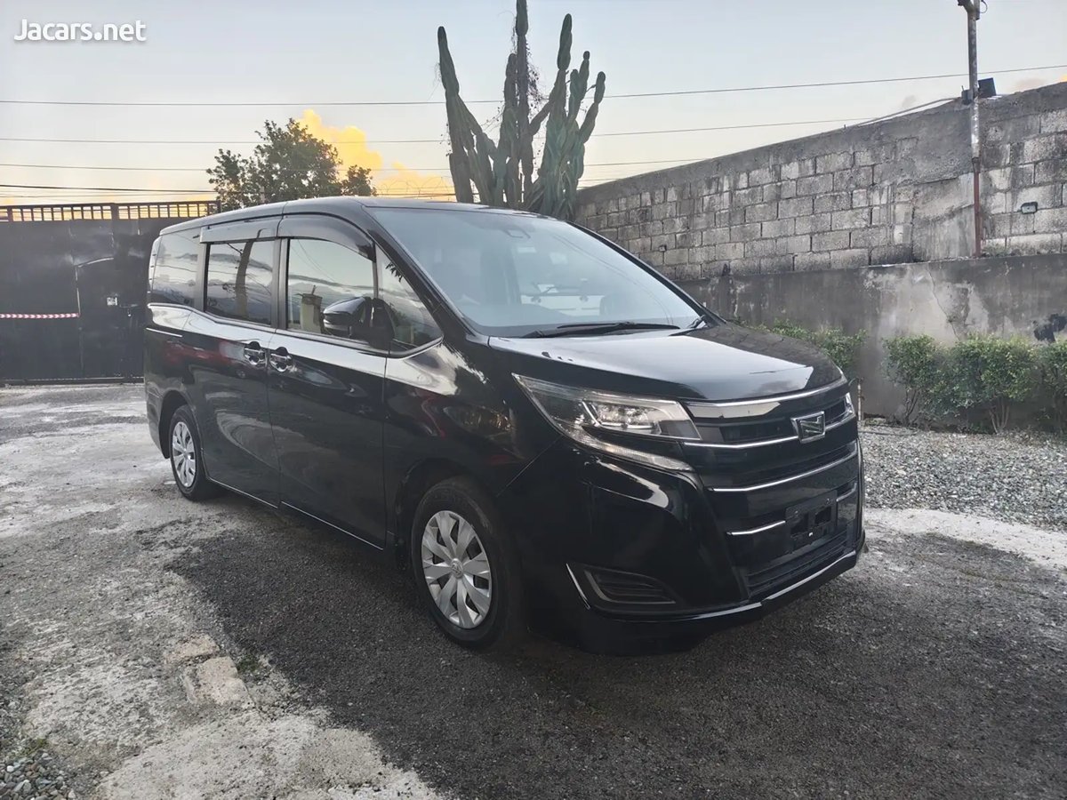 2020 TOYOTA Noah