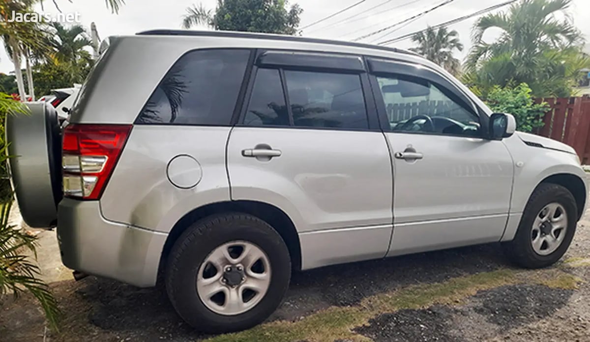 2013 SUZUKI Grand