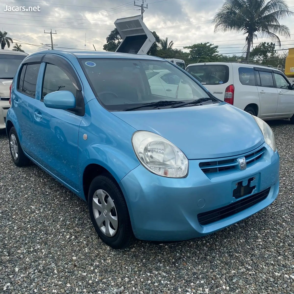 2013 TOYOTA Passo