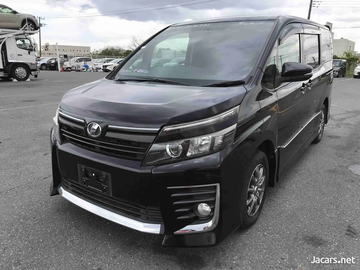 2014 TOYOTA Voxy
